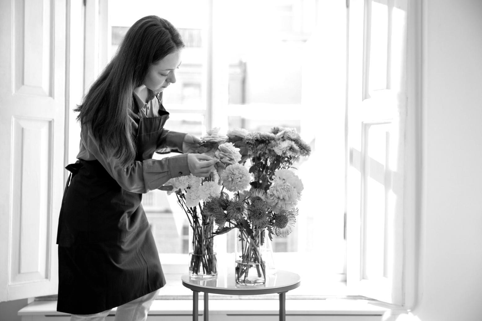 Custom flower arrangement consultation process